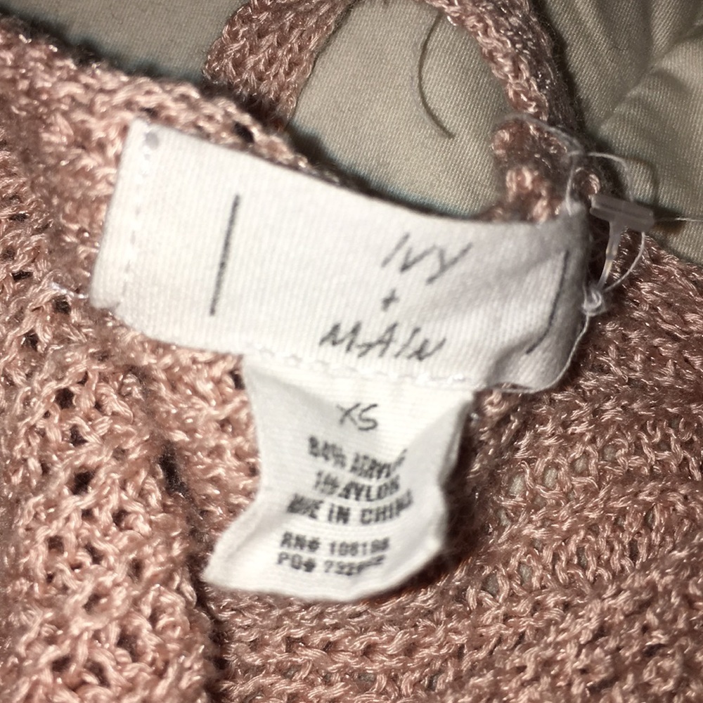 Light Pink Open back sweater - Picture 4 of 5